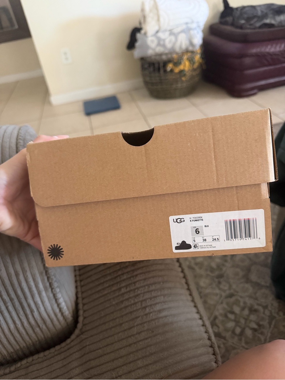 UGG slippers brand new in box size 6
